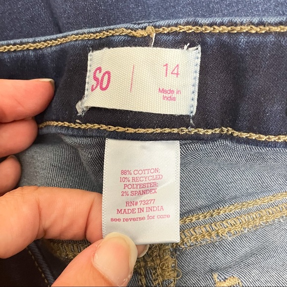 SO Dark Wash Skinny Jeggings Silver Star Accents Stretch Girls 14 NWT Mid Rise - Picture 9 of 11